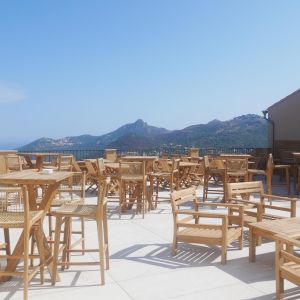 Vue depuis le restaurant de l'hôtel Balagne sur le maquis Corse et ses multiples paysages