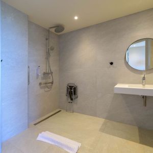 hotel-proche-calvi-ile-rousse-chambre-PMR (5)