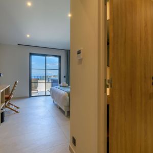 hotel-proche-calvi-chambre-double-jacuzzi-vue-mer (2)