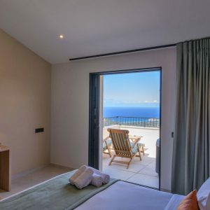hotel-proche-calvi-chambre-double-jacuzzi-vue-mer (5)